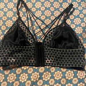 NWT Victoria’s Secret Black Lace Bralette XL